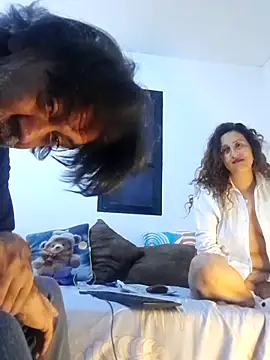 jeans and emma online show from September 2025 03:30:02 AM