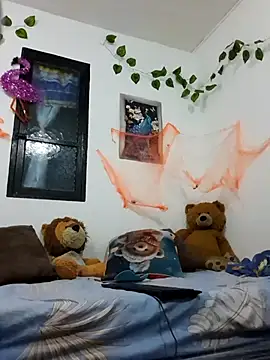 jeans and emma online show from November 2025 01:30:02 AM