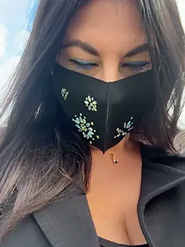 Snapshot of Loveblackzilla chatting on October 2025 03:31:01 PM Loveblackzilla online show from October 2025 03:31:01 PM