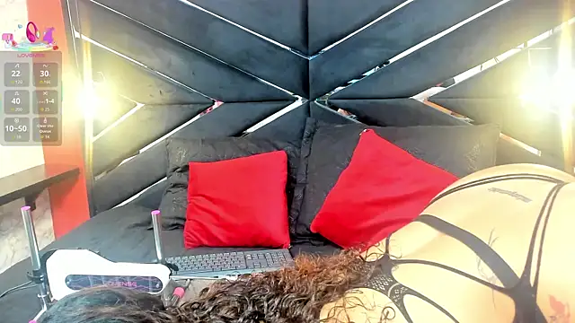 Snapshot of IVISBOUNCYASS chatting on November 2025 01:10:02 PM IVISBOUNCYASS online show from November 2025 01:10:02 PM