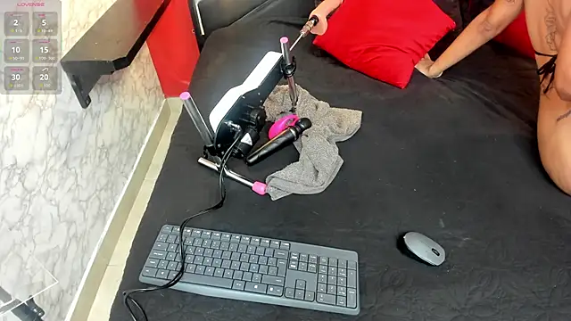 Snapshot of IVISBOUNCYASS chatting on November 2025 12:41:02 PM IVISBOUNCYASS online show from November 2025 12:41:02 PM