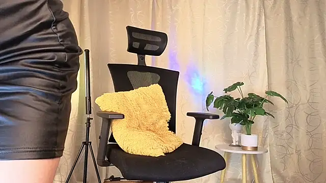 sophia dumont online show from June 2026 10:06:02 AM