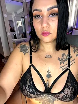 Madissonlove 1 online show from November 2025 01:33:02 PM