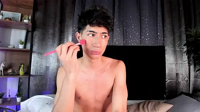 NovaaWheler online show from November 2025 01:02:01 PM