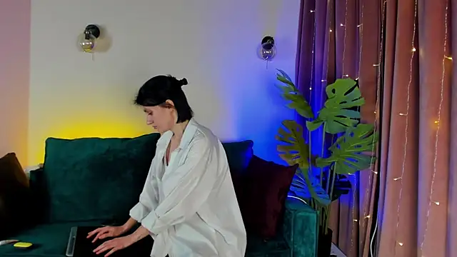 Snapshot of roxy_riot_ chatting on February 2025 01:21:01 AM roxy riot online show from February 2025 01:21:01 AM