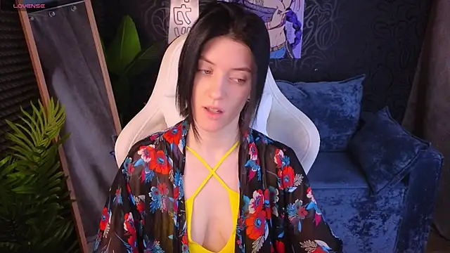 Snapshot of roxy_riot_ chatting on December 2025 01:35:01 AM roxy riot online show from December 2025 01:35:01 AM