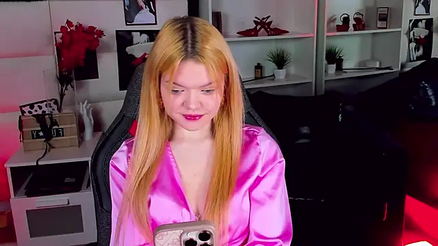 AdeleCartier online show from February 2025 12:43:01 AM