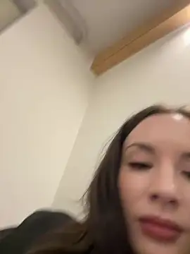 Snapshot of Suga_babe chatting on March 2025 11:00:02 PM Suga babe online show from March 2025 11:00:02 PM