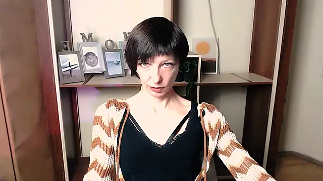  AngeliaFlow  online show from November 2025 08:11:02 AM