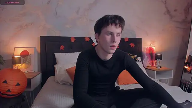 AdrianoAubert online show from October 2025 04:05:01 AM