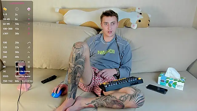 crazybottom99 online show from February 2026 07:01:02 PM