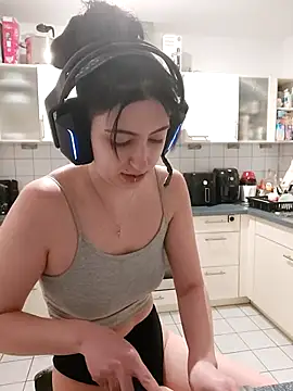 Gamergirl-Linela online show from November 2025 06:17:01 PM