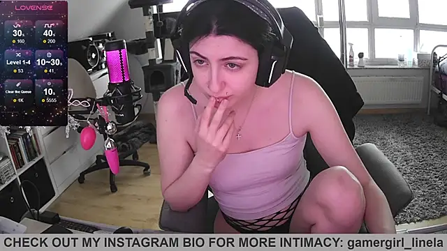 Snapshot of Gamergirl-Linela chatting on May 2026 02:46:01 PM Gamergirl-Linela online show from May 2026 02:46:01 PM