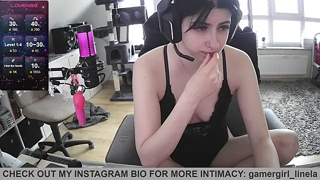 Snapshot of Gamergirl-Linela chatting on May 2026 02:23:01 PM Gamergirl-Linela online show from May 2026 02:23:01 PM