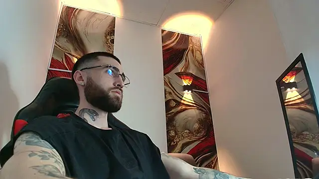 Luke davis01 online show from October 2025 12:45:02 PM