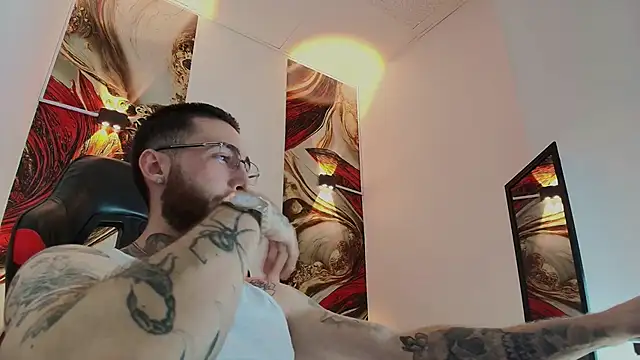 Luke davis01 online show from November 2025 01:14:02 PM