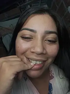 Sophia Brunett online show from November 2025 04:37:01 AM