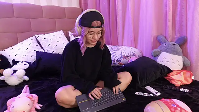 Snapshot of NataliaNovak chatting on October 2025 08:17:01 PM NataliaNovak online show from October 2025 08:17:01 PM