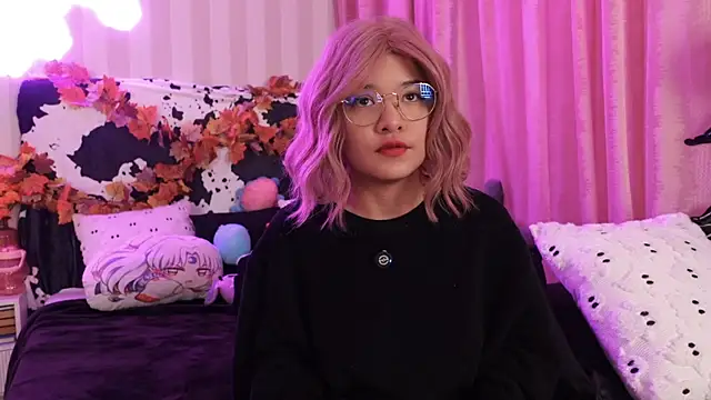 Snapshot of NataliaNovak chatting on November 2025 09:06:01 PM NataliaNovak online show from November 2025 09:06:01 PM