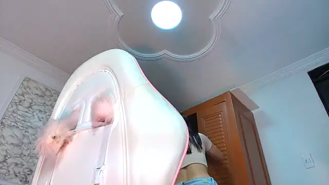 Snapshot of Danella_houston chatting on October 2025 06:04:01 PM Danella houston online show from October 2025 06:04:01 PM