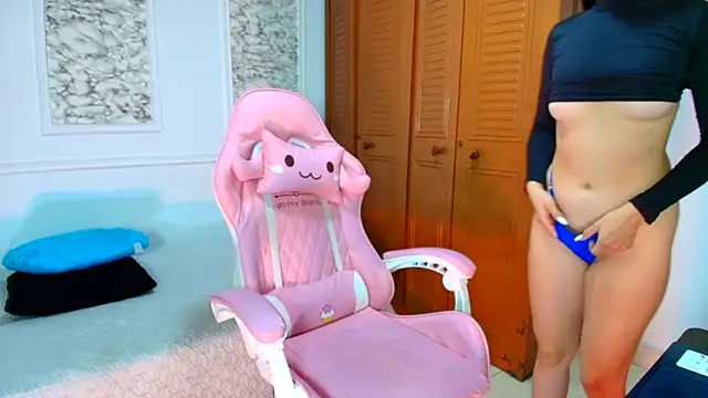 Snapshot of Danella_houston chatting on November 2025 01:00:02 PM Danella houston online show from November 2025 01:00:02 PM