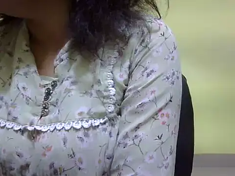 Snapshot of Your_cutiepie_ chatting on November 2025 10:20:01 AM Your cutiepie online show from November 2025 10:20:01 AM