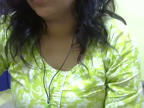 Snapshot of Your_cutiepie_ chatting on November 2025 06:34:01 PM Your cutiepie online show from November 2025 06:34:01 PM