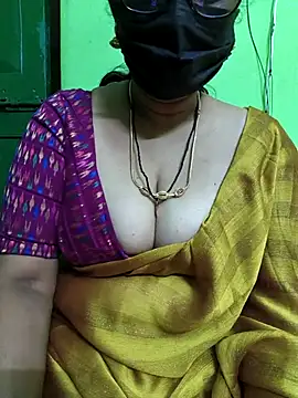 Snapshot of niiveditha chatting on March 2025 04:35:02 AM niiveditha online show from March 2025 04:35:02 AM