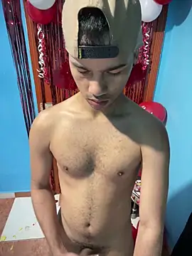Snapshot of Twink_X chatting on February 2025 05:30:01 AM Twink X online show from February 2025 05:30:01 AM
