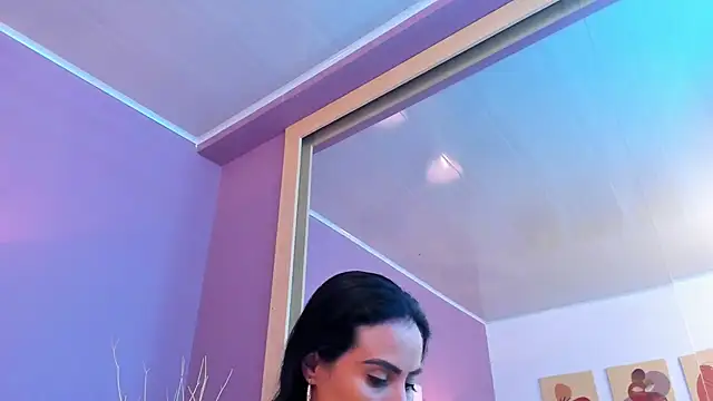 scarlet edwars online show from February 2025 03:10:01 PM