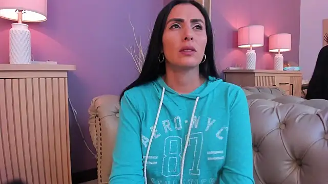 scarlet edwars online show from March 2025 03:28:02 PM