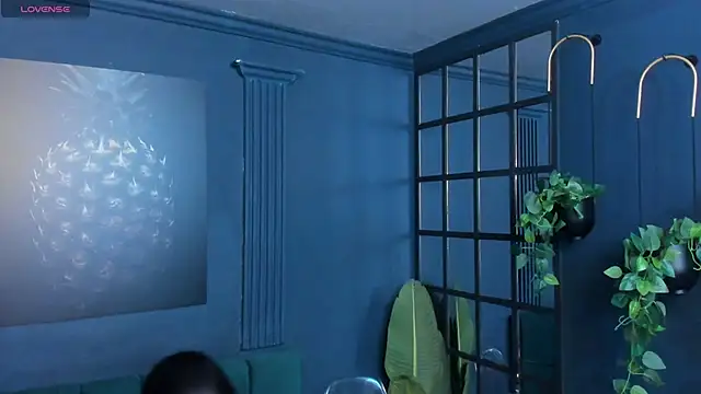 scarlet edwars online show from September 2025 05:36:01 PM