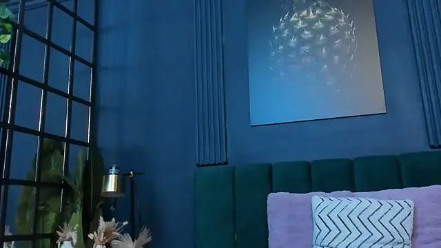 scarlet edwars online show from October 2025 07:09:02 PM