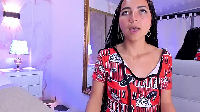 Snapshot of ValerieHyde chatting on March 2025 02:59:02 AM ValerieHyde online show from March 2025 02:59:02 AM