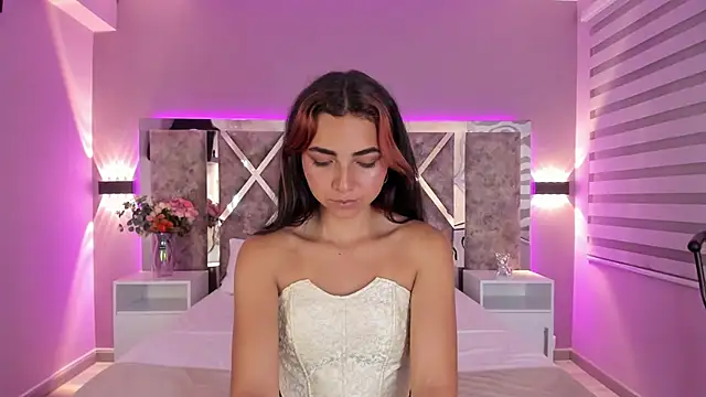 Snapshot of ValerieHyde chatting on March 2025 03:28:02 AM ValerieHyde online show from March 2025 03:28:02 AM