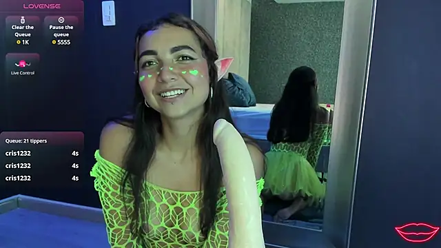 Snapshot of ValerieHyde chatting on March 2025 06:36:02 AM ValerieHyde online show from March 2025 06:36:02 AM