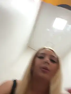 hotamanda01 online show from February 2026 06:17:01 PM