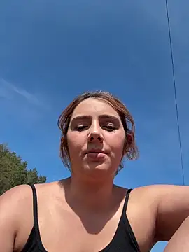 hotamanda01 online show from April 2026 01:41:02 PM