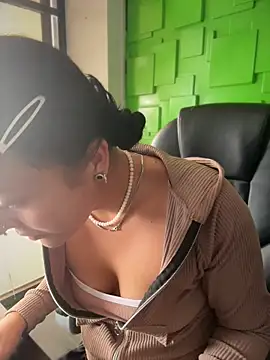 Dulce  Boyd online show from April 2026 02:00:02 PM