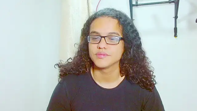 Snapshot of Diane_blossom chatting on March 2025 05:52:01 PM Diane blossom online show from March 2025 05:52:01 PM