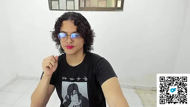 Snapshot of Diane_blossom chatting on November 2025 06:01:02 PM Diane blossom online show from November 2025 06:01:02 PM