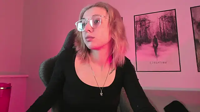 Snapshot of PhilippaAdamas chatting on March 2025 02:19:02 AM PhilippaAdamas online show from March 2025 02:19:02 AM