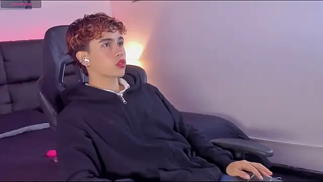 Snapshot of Aiiden_15 chatting on September 2025 12:10:02 PM Aiiden 15 online show from September 2025 12:10:02 PM