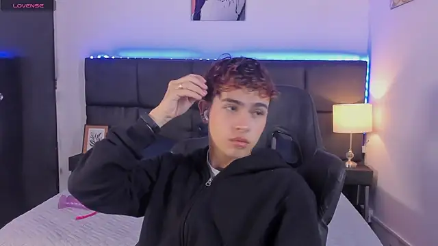 Snapshot of Aiiden_15 chatting on October 2025 12:04:02 PM Aiiden 15 online show from October 2025 12:04:02 PM