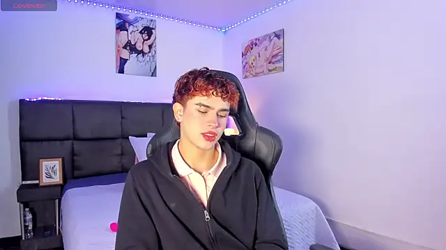 Snapshot of Aiiden_15 chatting on November 2025 12:37:02 PM Aiiden 15 online show from November 2025 12:37:02 PM