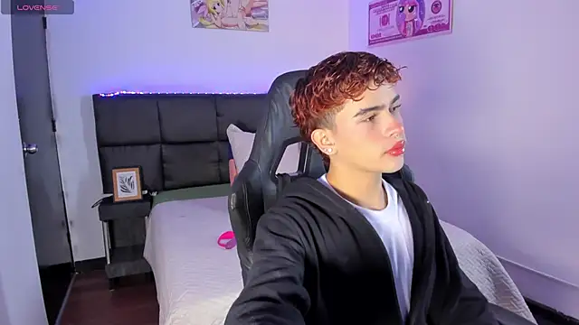 Snapshot of Aiiden_15 chatting on November 2025 12:49:02 PM Aiiden 15 online show from November 2025 12:49:02 PM