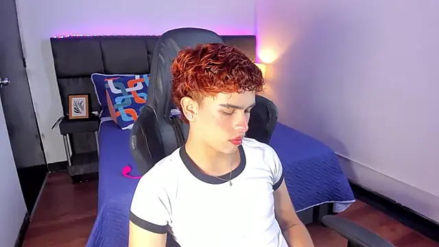 Snapshot of Aiiden_15 chatting on December 2025 12:58:02 PM Aiiden 15 online show from December 2025 12:58:02 PM