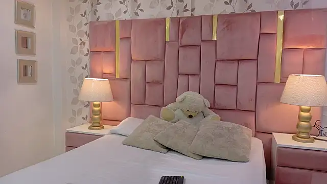 ArianaFranco online show from July 2026 01:03:01 PM