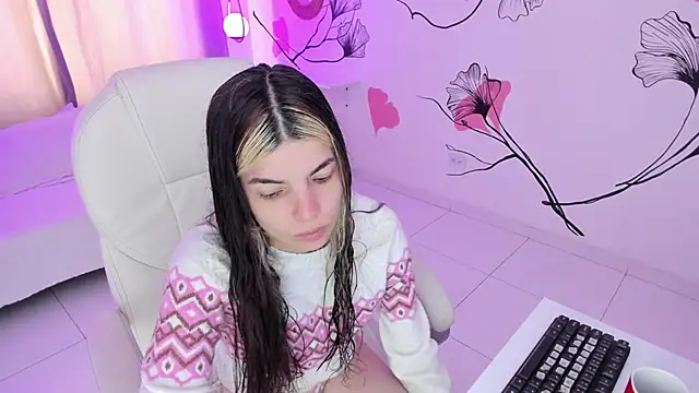 Isabela Fiorelli online show from October 2025 02:05:02 PM