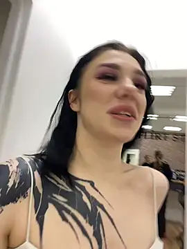 MaeveMoon online show from November 2025 05:38:01 PM